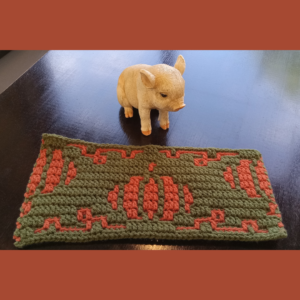 Pig figurine crochet pumpkin mat