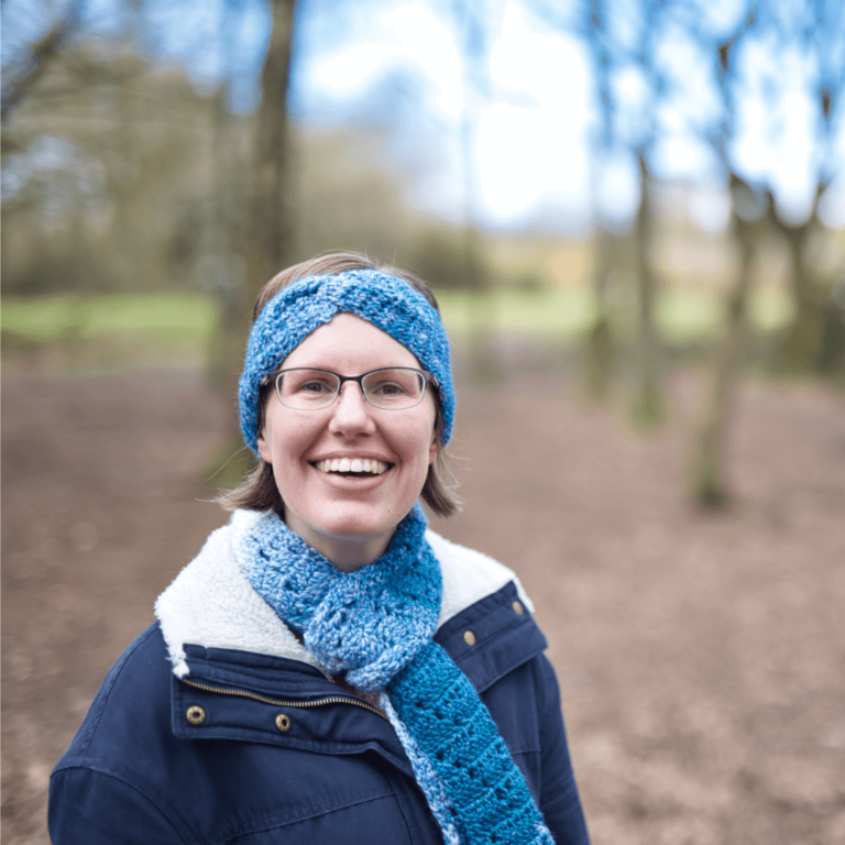 Crochet headband scarf woman