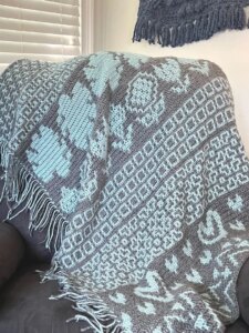 Crochet blanket floral geometric pattern