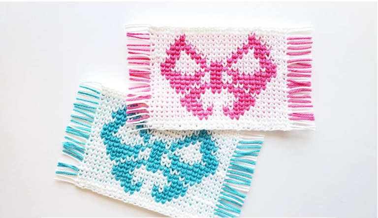 Knitted pink turquoise heart crafts