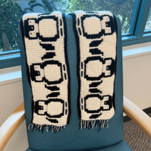 Black white crochet E pattern