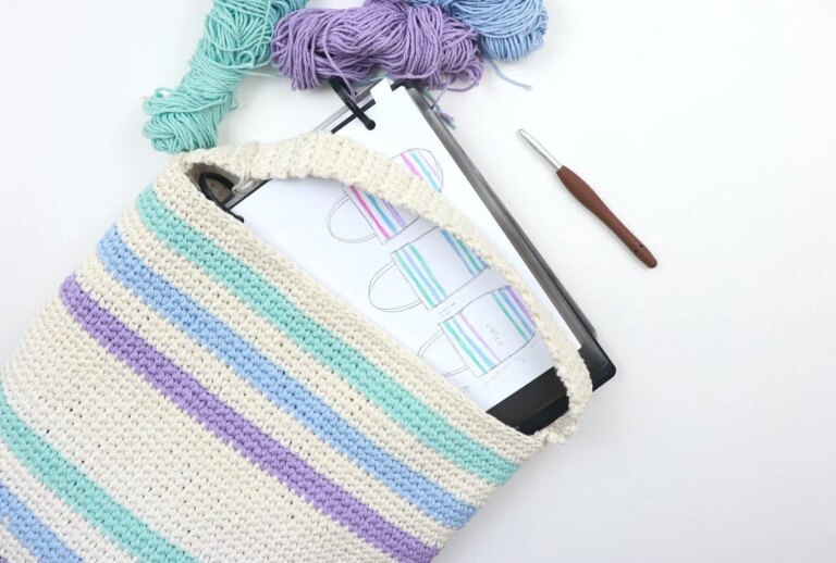 Crochet striped bag pattern