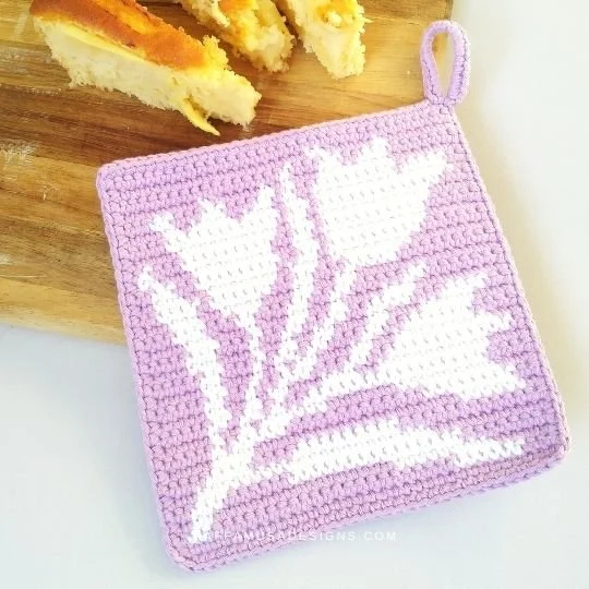 Lavender tulip crochet pot holder