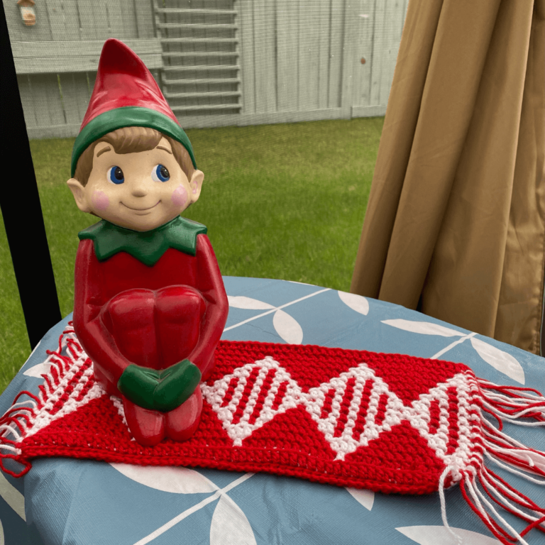 Christmas elf figurine crochet mat