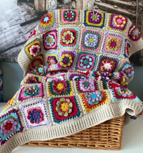 Crochet flower granny square blanket